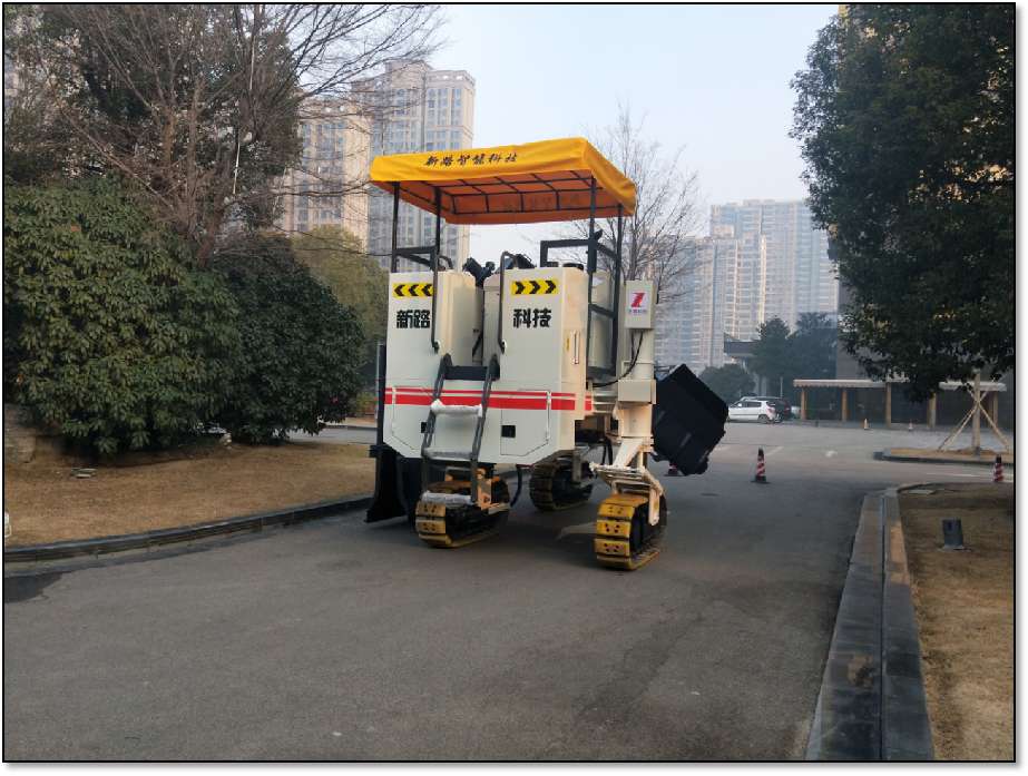 要正確使用操作混凝土路緣石滑模攤鋪機，定期對路緣石滑模機進行保養(yǎng)和維護